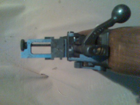 A ver si me echais una mano con la identificacion de este cacharro.

 Imagen054.jpg 

 Imagen055.jpg 

 00