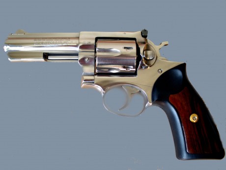 Hola, me estoy preguntando una cosa, o el revolver Ruger GP 100 es una castaña o es mejor de lo que creo, 122