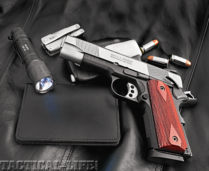 Esta mañana un amigo que anda detras de una 1911 como yo, pero con la diferencia que él la busca en 9mm 60