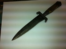 Hola, hace poco ha llegado a mis manos este cuchillo, que me podéis decir de sus orígenes, no tiene ningún 00