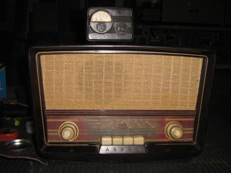 AHI VA ESO SON 4 CAMARAS DE FOTOS ANTIGUAS IDEALES PARA DECORACION Y EMPEZAR COLECCION Y RADIO ANTIGUA 01