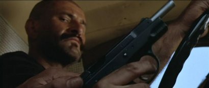 Compañeros,

En vista de las ganas de algunos (Elcafe, Wilcow, Vrakk, etc) por adivinar armas de películas 30