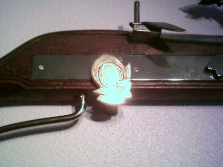 Bueno pues resulta que voy a colocar dos de mis armas largas en la pared del salón, el caso es que no 152