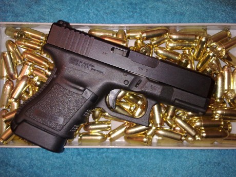 Con respeto a los forofos de Glock, este arma sí falla, la 17 inclusive. No sé cuanto menos o más que 171