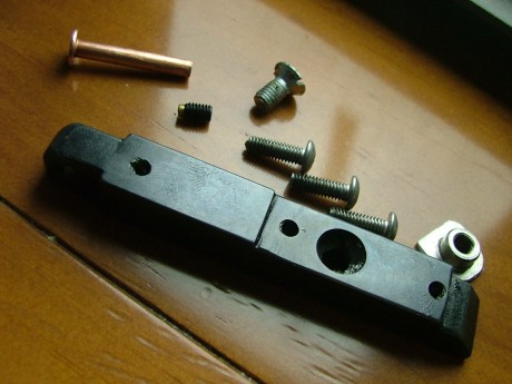 Muy buenas,

Ha caido en mis manos un Mauser Coruña en un estado excelente, sin disparar diría yo, conserva 112