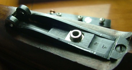 Muy buenas,

Ha caido en mis manos un Mauser Coruña en un estado excelente, sin disparar diría yo, conserva 121