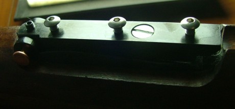 Muy buenas,

Ha caido en mis manos un Mauser Coruña en un estado excelente, sin disparar diría yo, conserva 131