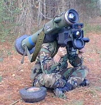 Que tal amigos foreros, tengo una duda, ¿es mejor un Javelin o un Stinger contra helicopteros militares?.

 20