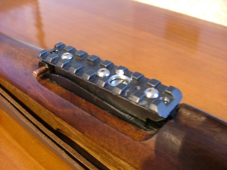 Muy buenas,

Ha caido en mis manos un Mauser Coruña en un estado excelente, sin disparar diría yo, conserva 160