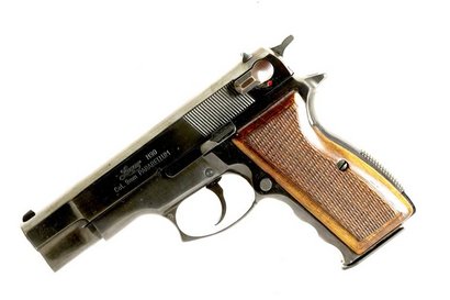 algien me puede dar su opinion sobre este arma si la conoce? es una luger m90 00