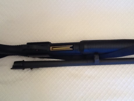 Vendo BENELLI NOVA de corredera. Con 2 cañones, el original de calibre 12 con punta de fibra optica y 10