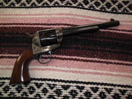 Hola a todos, pongo este hilo para ir subiendo nuestras armas de retrocarga tanto cortas como largas, 40