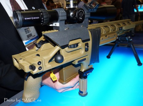 En el Shot Show, FN ha presentado un rifle de precisión de calibres intercambiables (338LM, 300WM y 308W):
 01