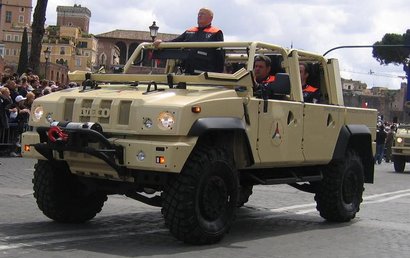 Me gustaría abrir un post sobre todo tipo de vehículos militares ligeros.

Empezare con unos clásicos:
- 102