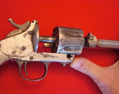 Hace unos días encontré por casualidad en una web extranjera un arma a la venta que hacía muchos años 70
