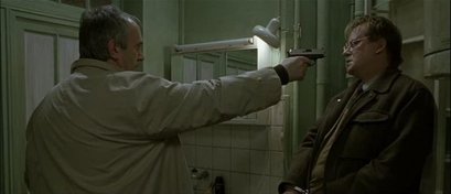 Compañeros,

En vista de las ganas de algunos (Elcafe, Wilcow, Vrakk, etc) por adivinar armas de películas 50
