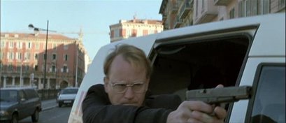 Compañeros,

En vista de las ganas de algunos (Elcafe, Wilcow, Vrakk, etc) por adivinar armas de películas 120