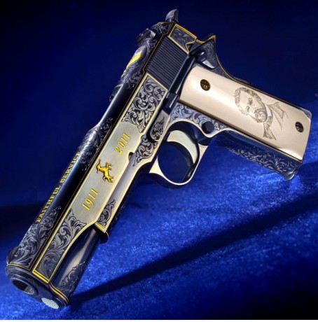 Mi pequeño homenaje a COLT y al diseño americano de armas ligeras. La foto es de mi amigo Sampedro. 81