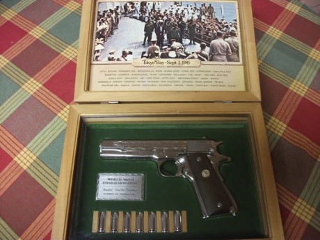 Mi pequeño homenaje a COLT y al diseño americano de armas ligeras. La foto es de mi amigo Sampedro. 80