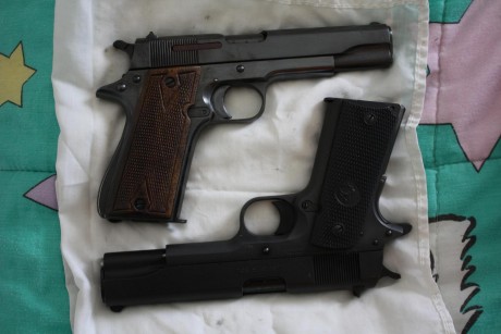 Mi pequeño homenaje a COLT y al diseño americano de armas ligeras. La foto es de mi amigo Sampedro. 90