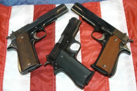 Interesantísima página estadounidense sobre las pistolas españolas en manos de particulares. Es admirable 00