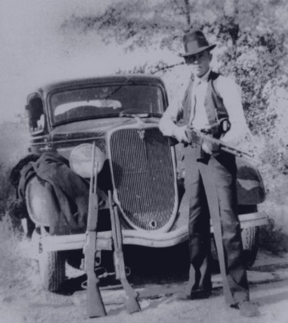 Hola:

Como curiosidad, y por si no habéis entrado en los hilos sobre la Browning Auto-5, os paso el enlace 100