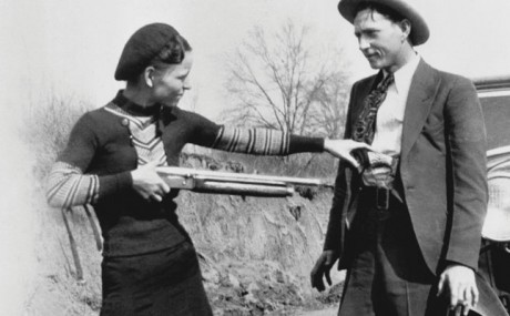 Hola:

Como curiosidad, y por si no habéis entrado en los hilos sobre la Browning Auto-5, os paso el enlace 110