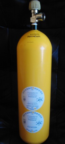 Muy buenas :
Oportunidad para el que esté cansado de darle a la bomba. 
Se venden botellas de segunda 02