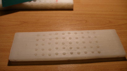 Hola a todos los recargadores.

Como estoy empezando en el tema he estado pensando en fabricar un dosificacor 40