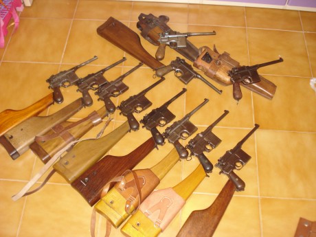 hola.os enseño algunas mauser c-96 de mi coleccion 61
