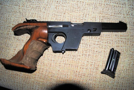 Muy buenas, tengo una walther osp del 22 corto con la que tiraba pistola velocidad hace unos años. Ahora 20