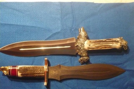 buenas tardes,aqui os presento dos cuchillos de la casa muela,son dos cuchillos para el remate,que obviamente 20