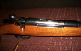 Hola compañeros, necesito vuestra ayuda. He comprado de segunda mano esta maravilla de rifle (se nota 01