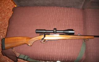 Hola compañeros, necesito vuestra ayuda. He comprado de segunda mano esta maravilla de rifle (se nota 10
