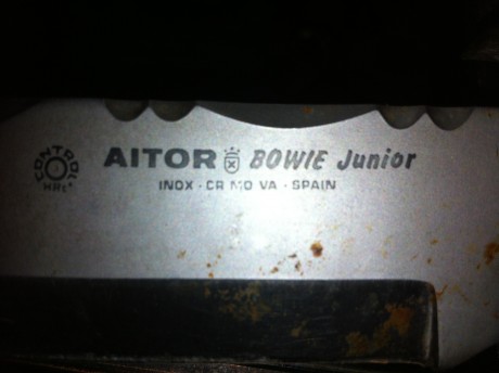 Pues he encontrado por casa este cuchillo que ya daba por perdido.
Las fotos son tal cual lo encontré. 21