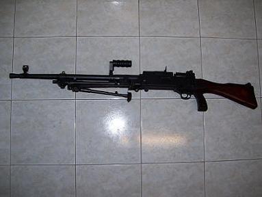 Hace unos días encontré por casualidad en una web extranjera un arma a la venta que hacía muchos años 61