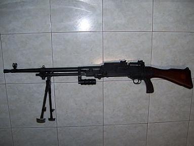Hace unos días encontré por casualidad en una web extranjera un arma a la venta que hacía muchos años 60