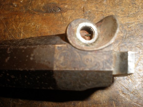 Me he hecho con una pistola de duelo de la casa parisina P.BAUCHERON, os adjunto fotos y enlace de una 01