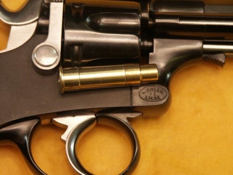 Hace unos días encontré por casualidad en una web extranjera un arma a la venta que hacía muchos años 151