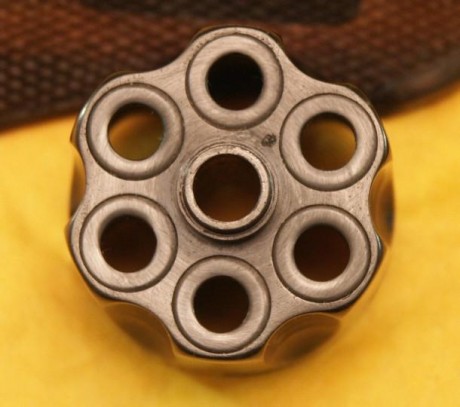 Hace unos días encontré por casualidad en una web extranjera un arma a la venta que hacía muchos años 150