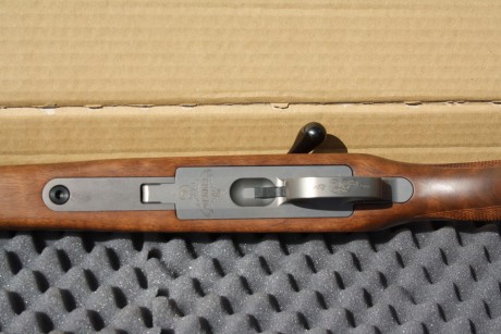 Vendo Rifle ZURDO a estrenar, MERKEL KR1 calibre 9,3x62 por cierre de armeria. Madera espectacular. Registrado 02