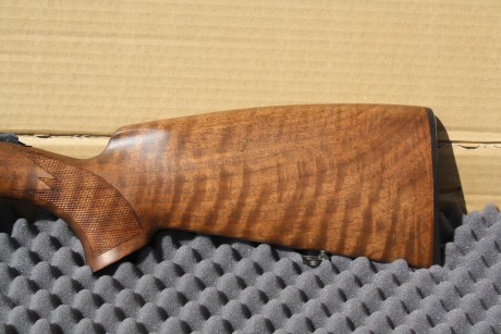 Vendo Rifle ZURDO a estrenar, MERKEL KR1 calibre 9,3x62 por cierre de armeria. Madera espectacular. Registrado 00