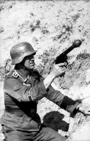Hace unos días encontré por casualidad en una web extranjera un arma a la venta que hacía muchos años 131