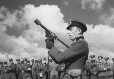 Hace unos días encontré por casualidad en una web extranjera un arma a la venta que hacía muchos años 142