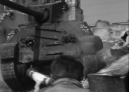 Compañeros,

En vista de las ganas de algunos (Elcafe, Wilcow, Vrakk, etc) por adivinar armas de películas 131