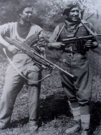 Hace unos días encontré por casualidad en una web extranjera un arma a la venta que hacía muchos años 42