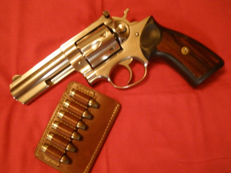 Hola, me estoy preguntando una cosa, o el revolver Ruger GP 100 es una castaña o es mejor de lo que creo, 02