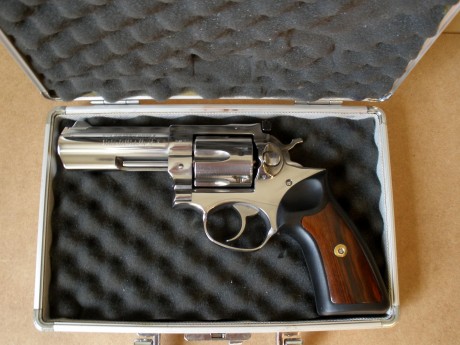 Hola, me estoy preguntando una cosa, o el revolver Ruger GP 100 es una castaña o es mejor de lo que creo, 01