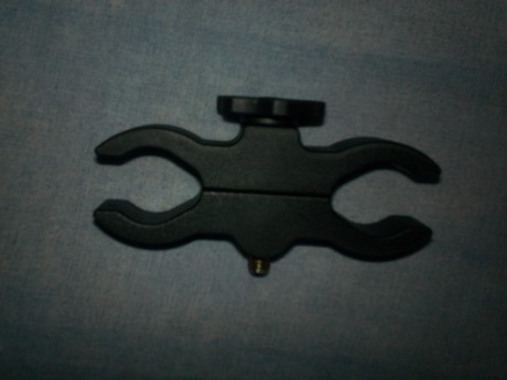 Hola a todos estoy buscando un soporte para acoplar la linterna al visor, o si no es recomendable acoplarla 30