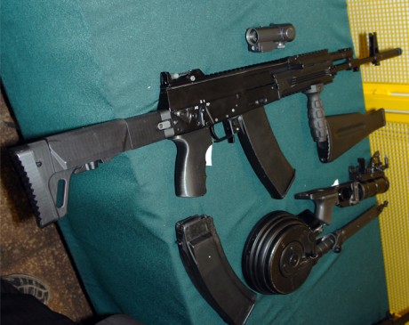 Izhevsk (Izhmash) presentó oficialmente el nuevo fusil de asalto Kaláshnikov generación, cuya denominación 31